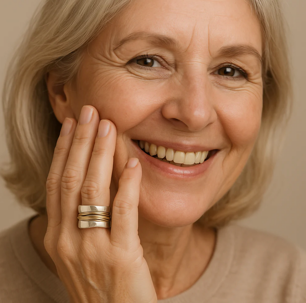 Silver ring with golden threads