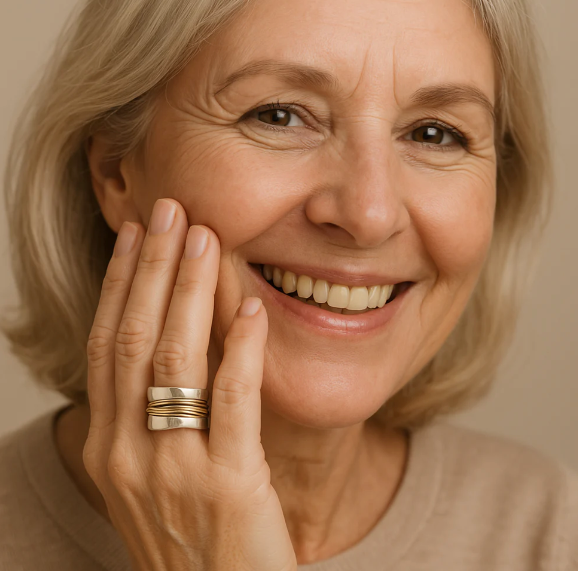Silver ring with golden threads