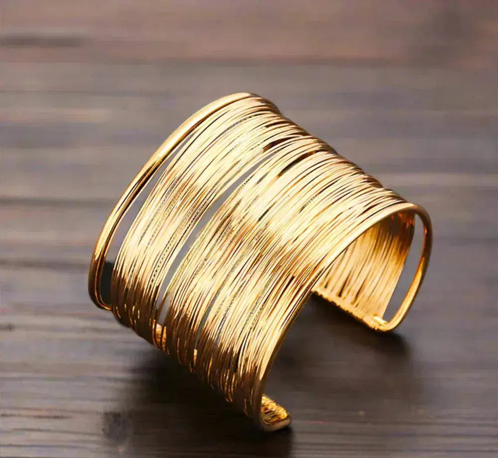 vintage-golden-bracelet-733.webp